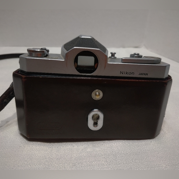 Nikon ,NIKKORMAT VINTAGE CAMERA - Picture 7 of 10